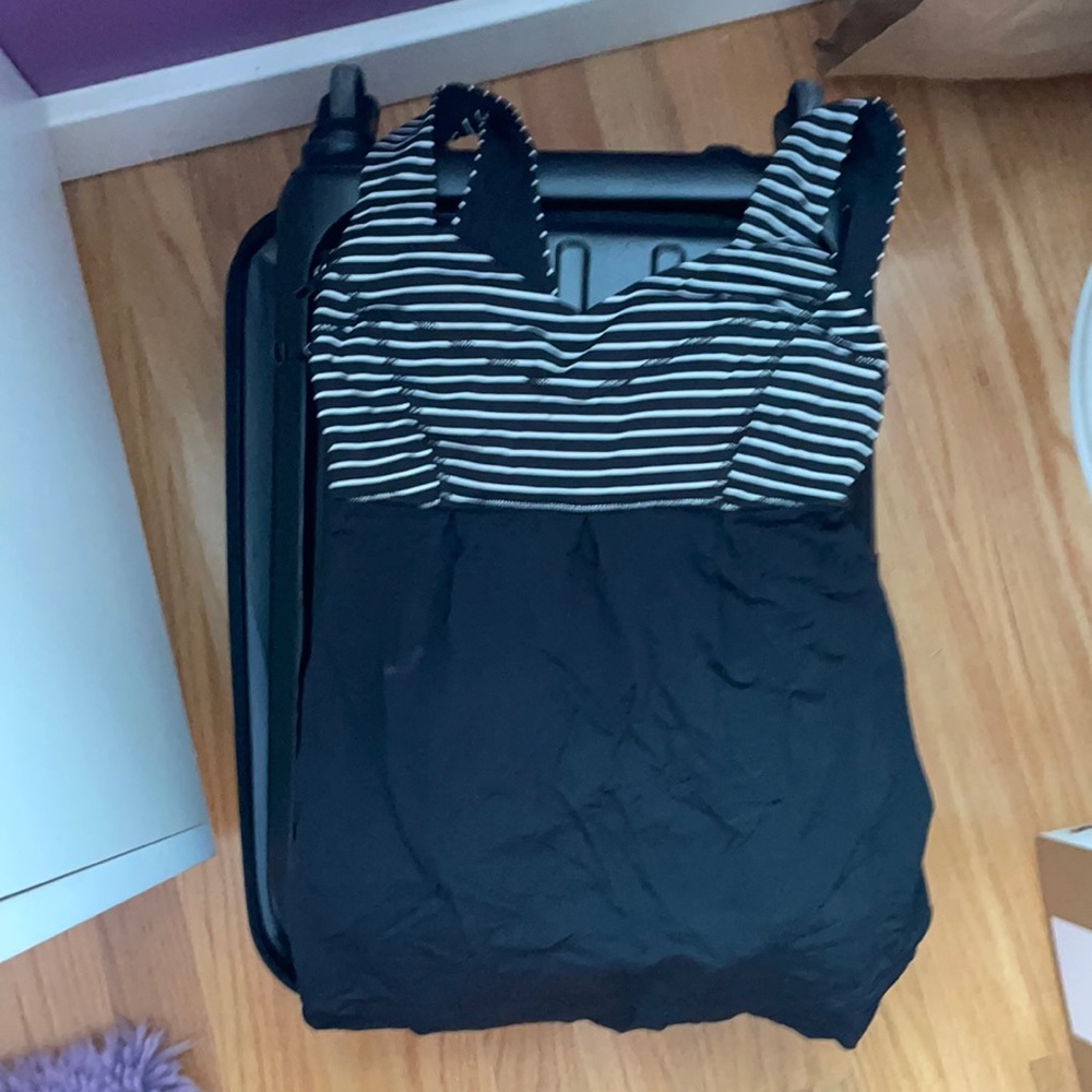 Lululemon workout top